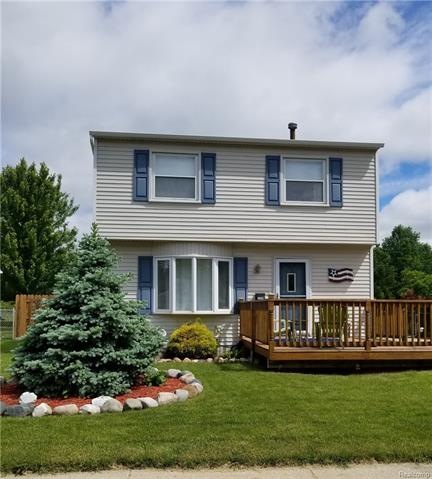 Front of the house , More pictures to come !