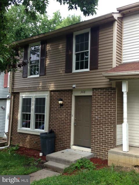 368 Shady Glen Dr, Capitol Heights, MD 20743 - photo 1