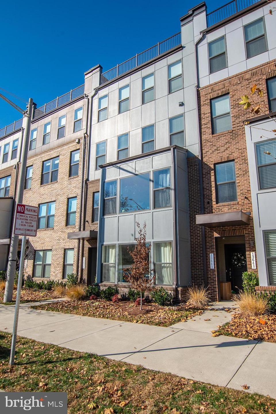 13639 Dulles Technology Dr unit 158, Herndon, VA 20171 - photo 1