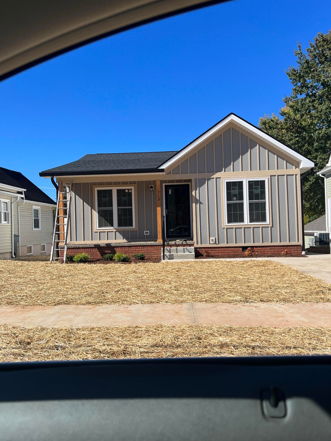 213 S Watauga Avenue