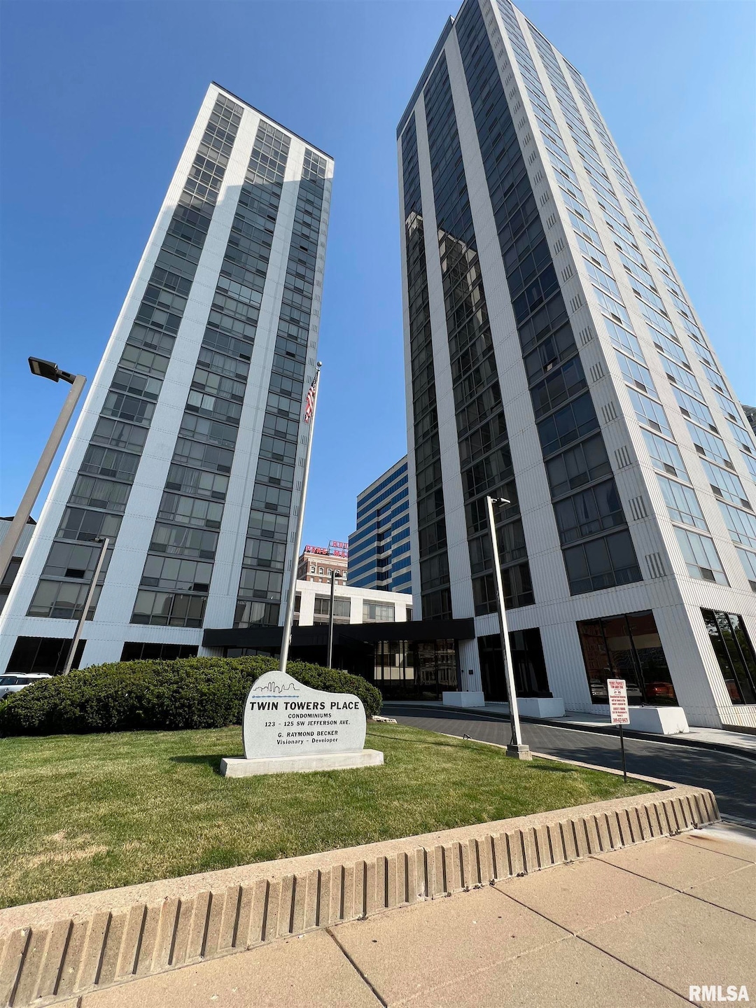 125 SW Jefferson Ave unit W20NE(B), Peoria, IL 61602 - photo 1