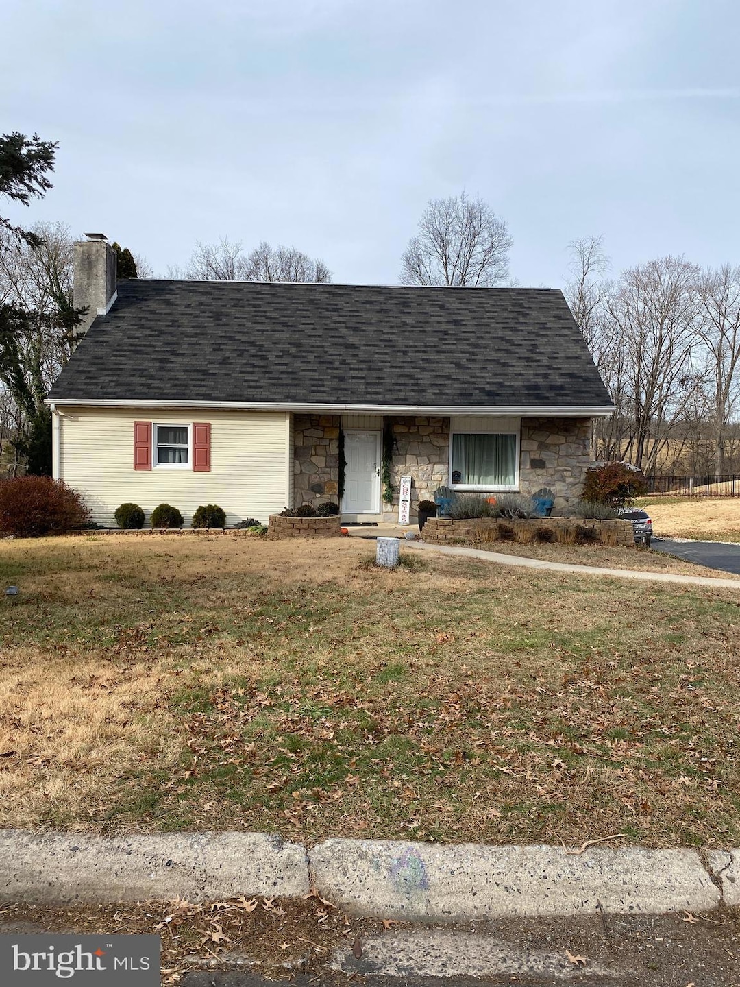 847 Rivendell Ln, Pottstown, PA 19464 - photo 1