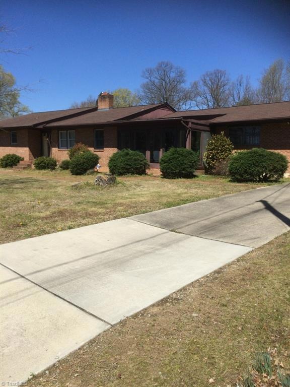 Lovely brick ranch waiting for you