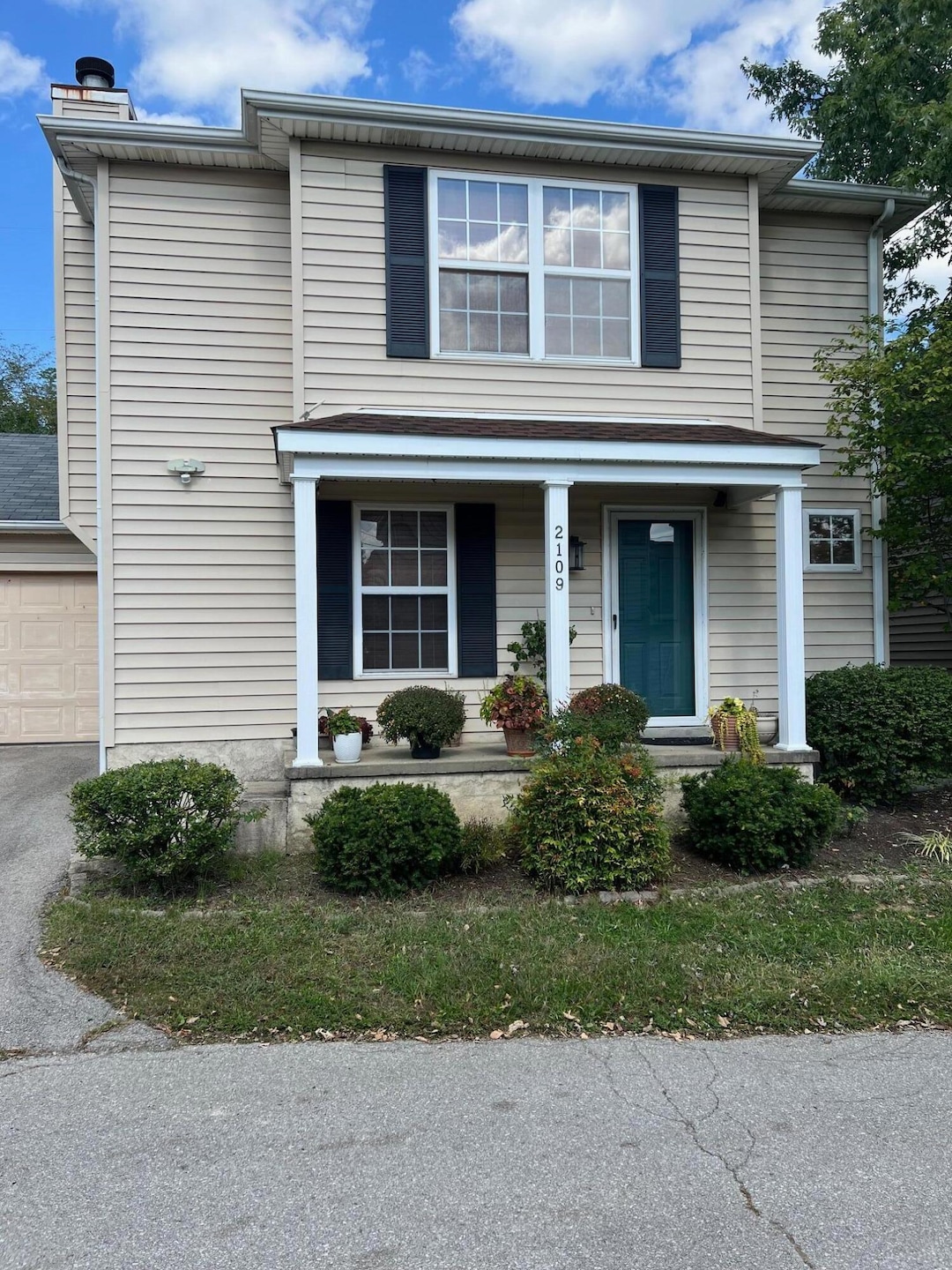 Sold $208,000 • Co-Listing Agent