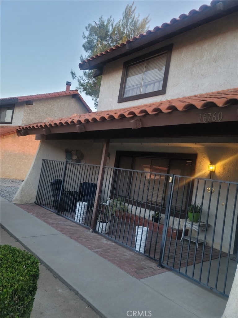 16760 Green Tree Blvd unit 20, Victorville, CA 92395 - photo 1