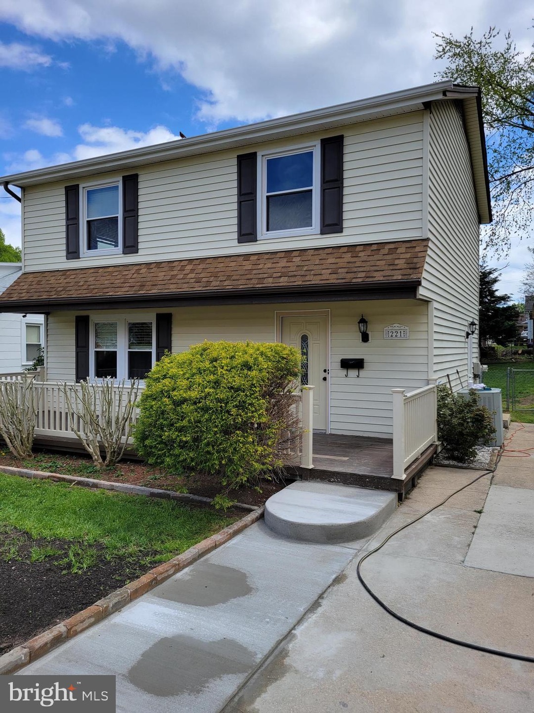 221 Inlet Dr, Pasadena, MD 21122 - photo 1