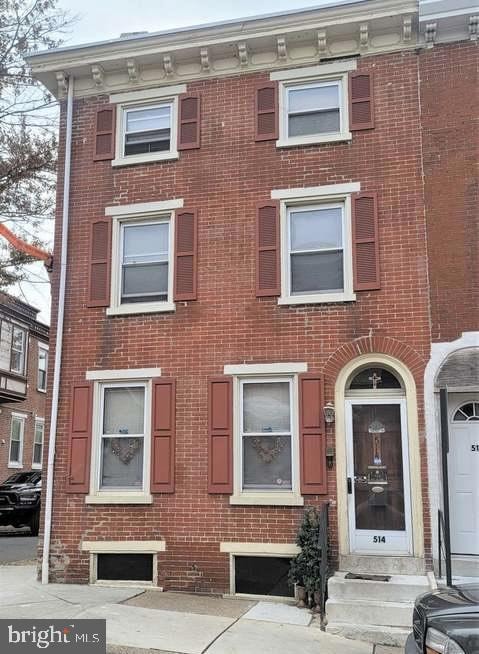 Under Contract $180,000 • Co-Listing Agent