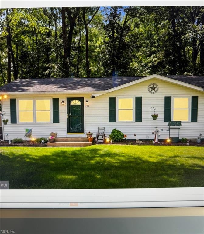 400 Oakridge Dr, Fredericksburg, VA 22412 - photo 1