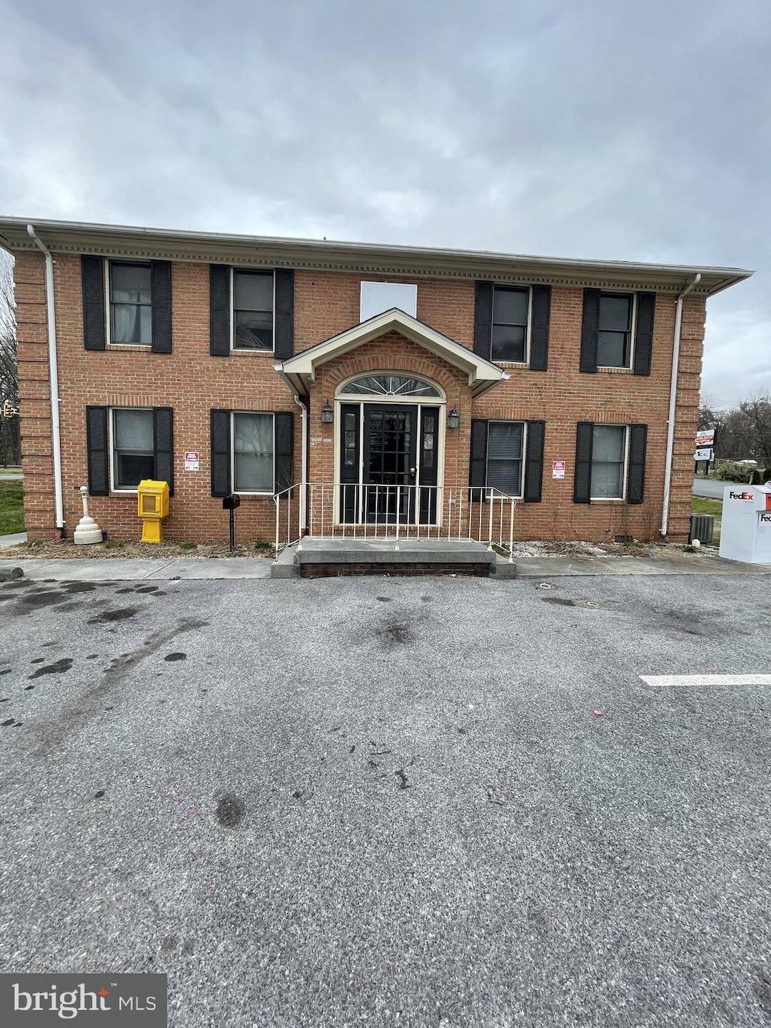 907 N Royal Ave unit A, Front Royal, VA 22630 - photo 1