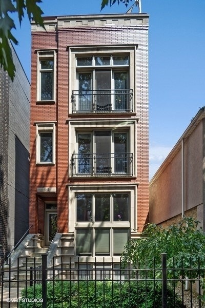 1019 N Honore St unit 2, Chicago, IL 60622 - photo 1