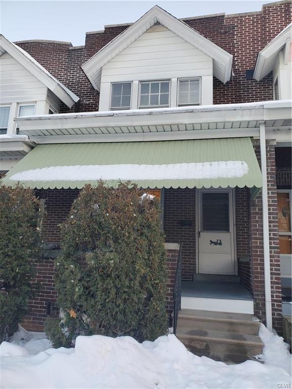 Front elevation pic1 w/Covered porch