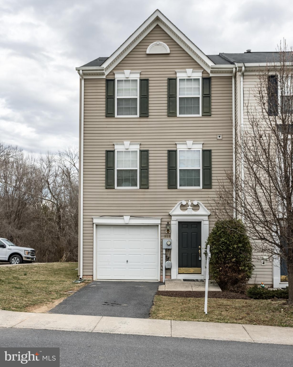 313 Scarboro Dr, Bunker Hill, WV 25413 - photo 1