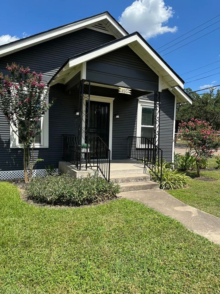 For Rent $1,750/month • Co-Listing Agent