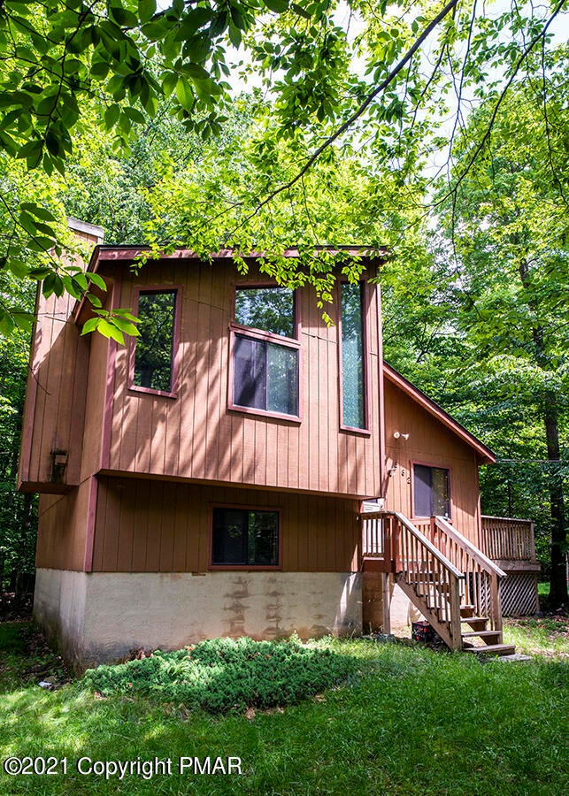 8873 Chipmunk Ln, Tobyhanna, PA 18466 - photo 1