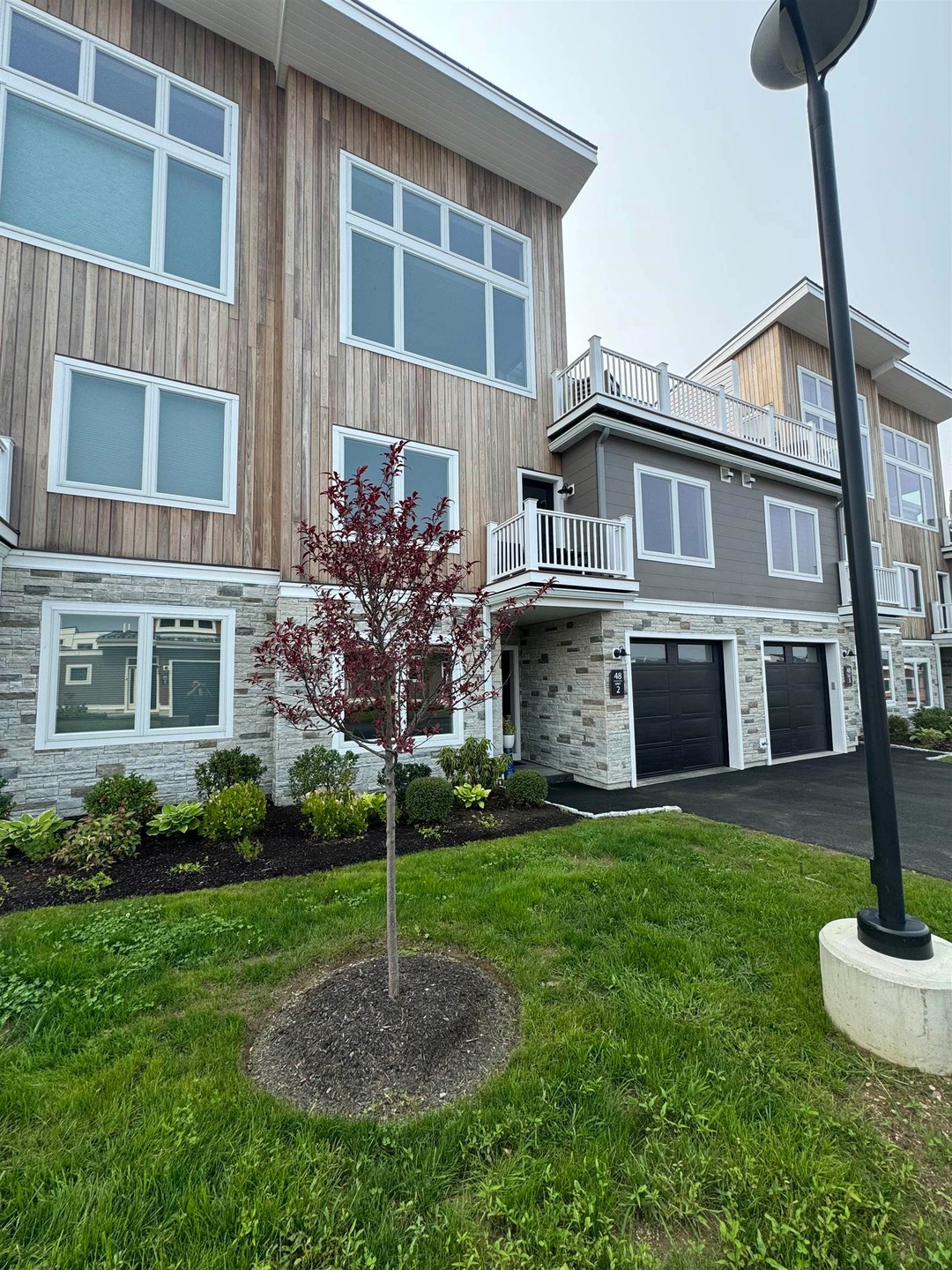 Under Contract $999,900