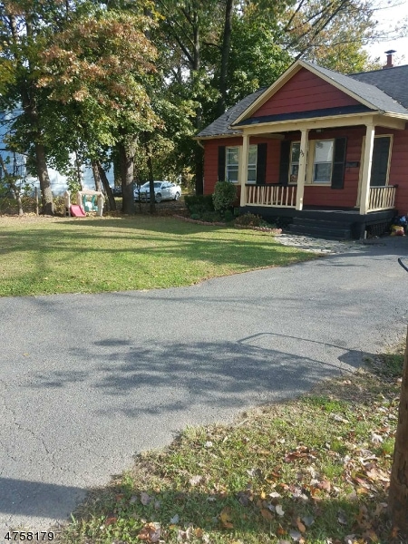 133 W Warren St, South Bound Brook, NJ 08880 - photo 1