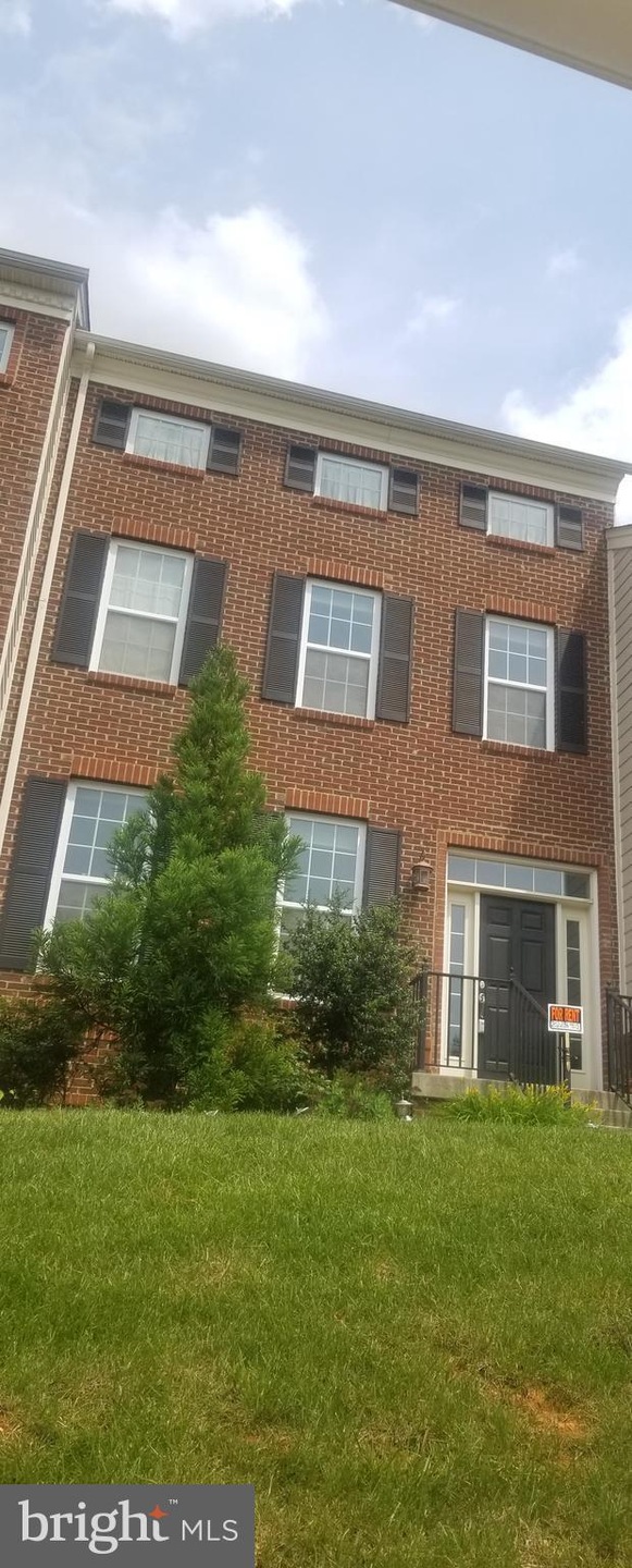 7624 Elmcrest Rd, Hanover, MD 21076 - photo 1