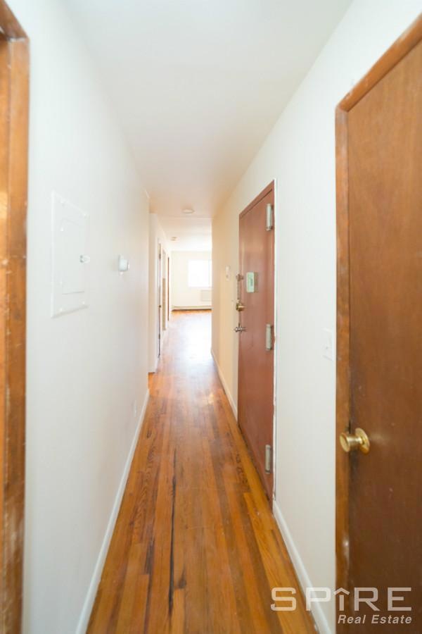 31-20 47th St unit 3, New York, NY 11103 - photo 1