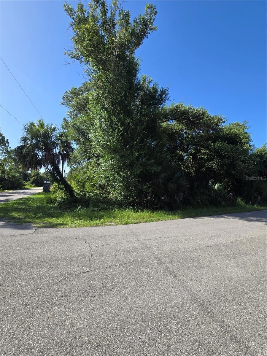 0 Crowell Ln unit MFRD6143205, North Port, FL 34288 - photo 1