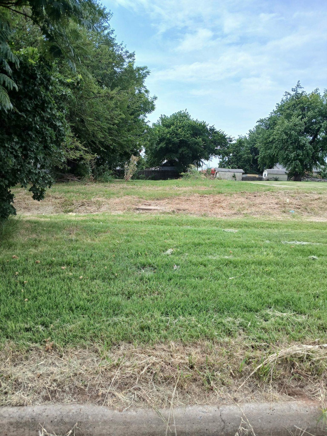 118 SW 1st St, Geary, OK 73040 - photo 1