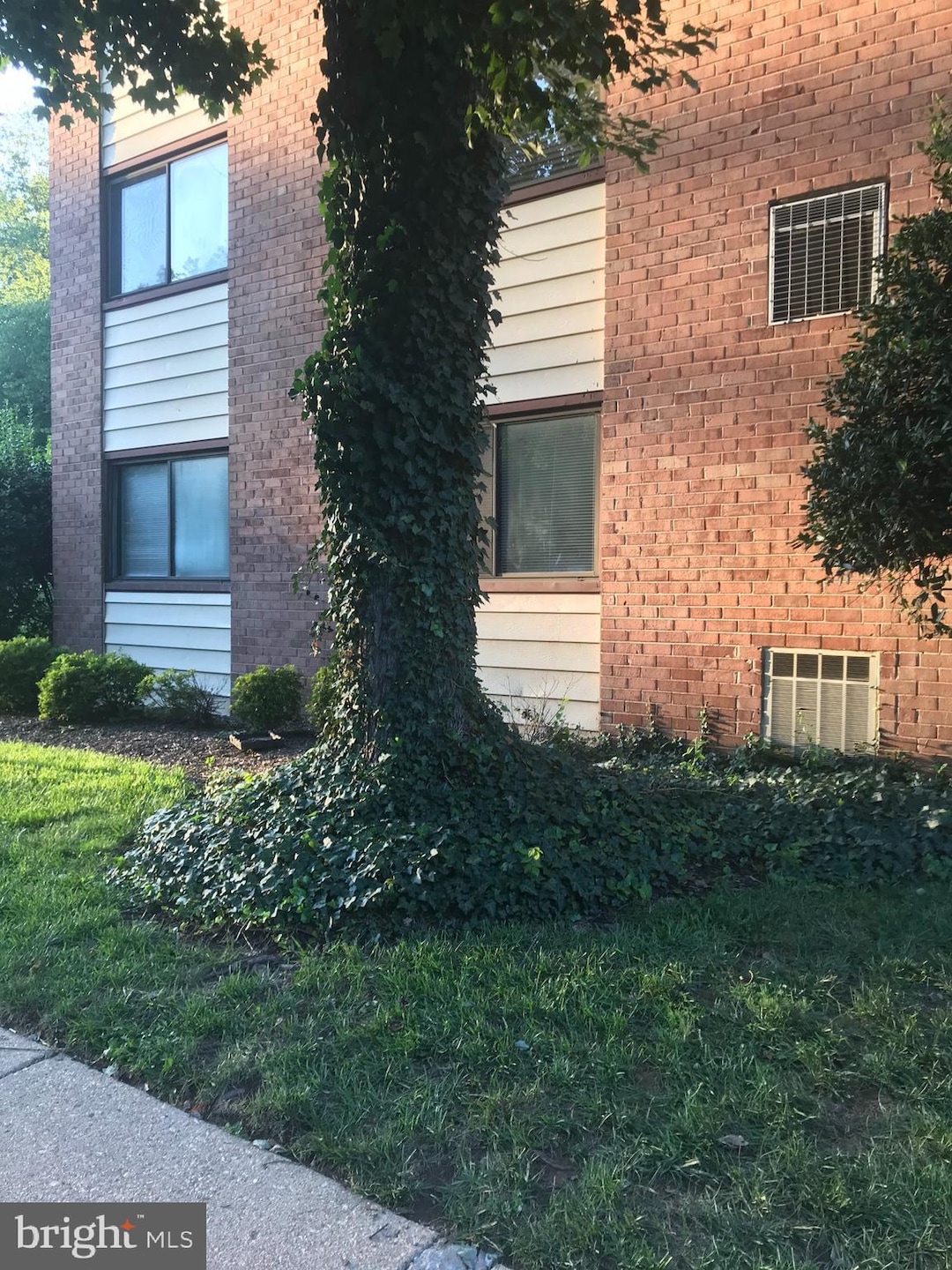 10724 West Dr unit 101, Fairfax, VA 22030 - photo 1