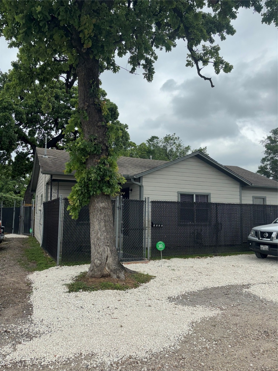 1408 W 34th St, Houston, TX 77018 - photo 1