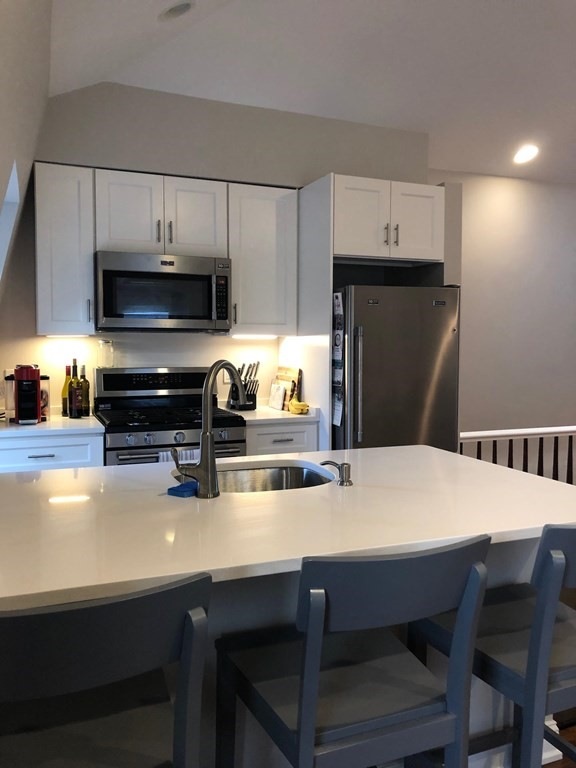 591 E 6th St unit 3, Boston, MA 02127 - photo 1