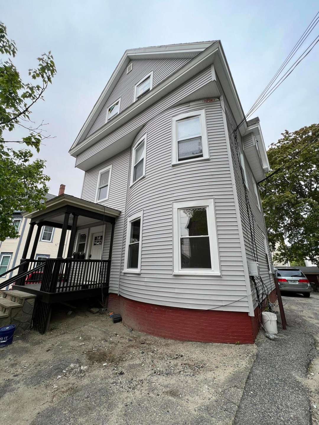 32 Howe
