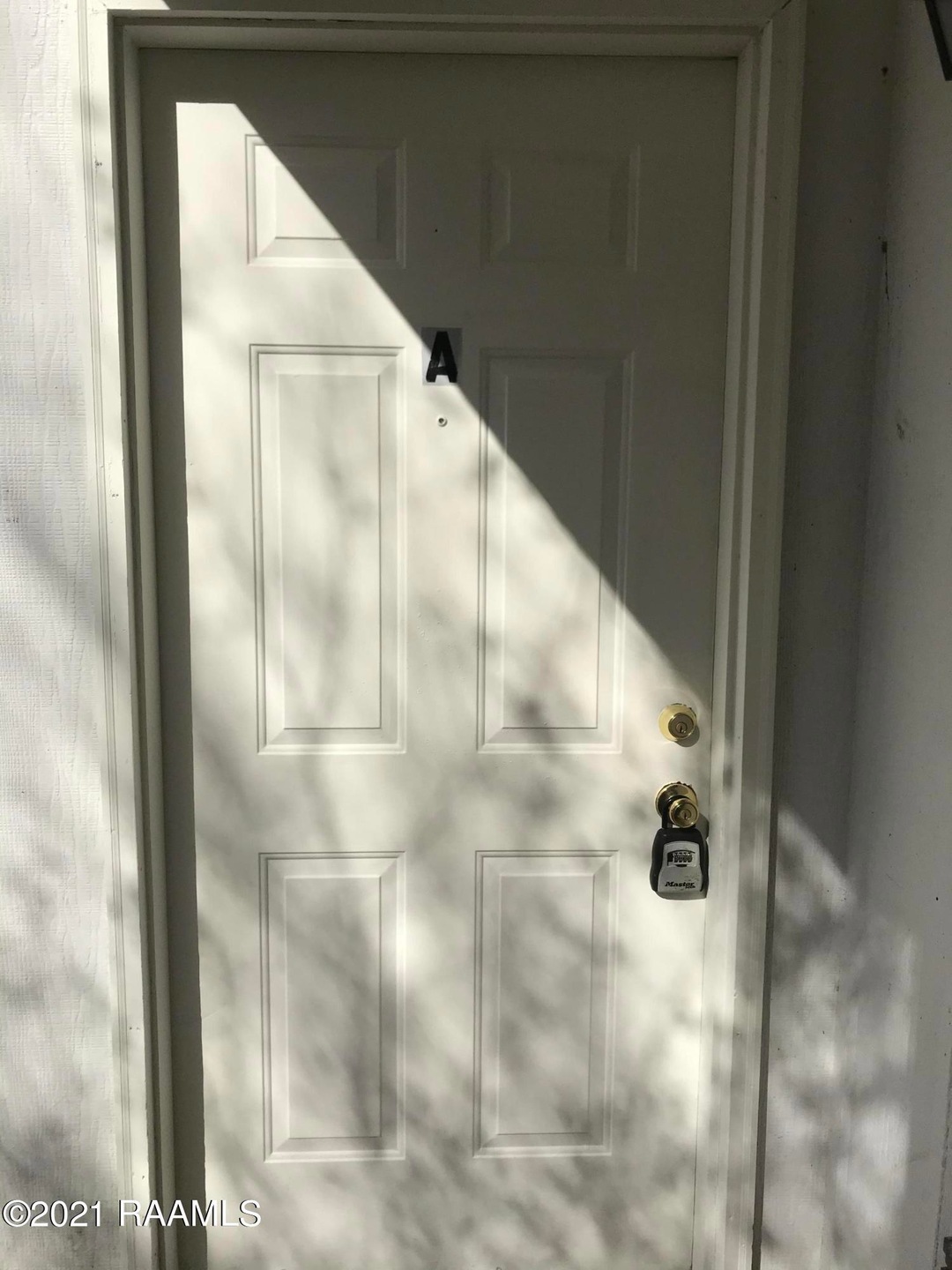 773DAA01-0D14-4B70-BB06-435273E35708