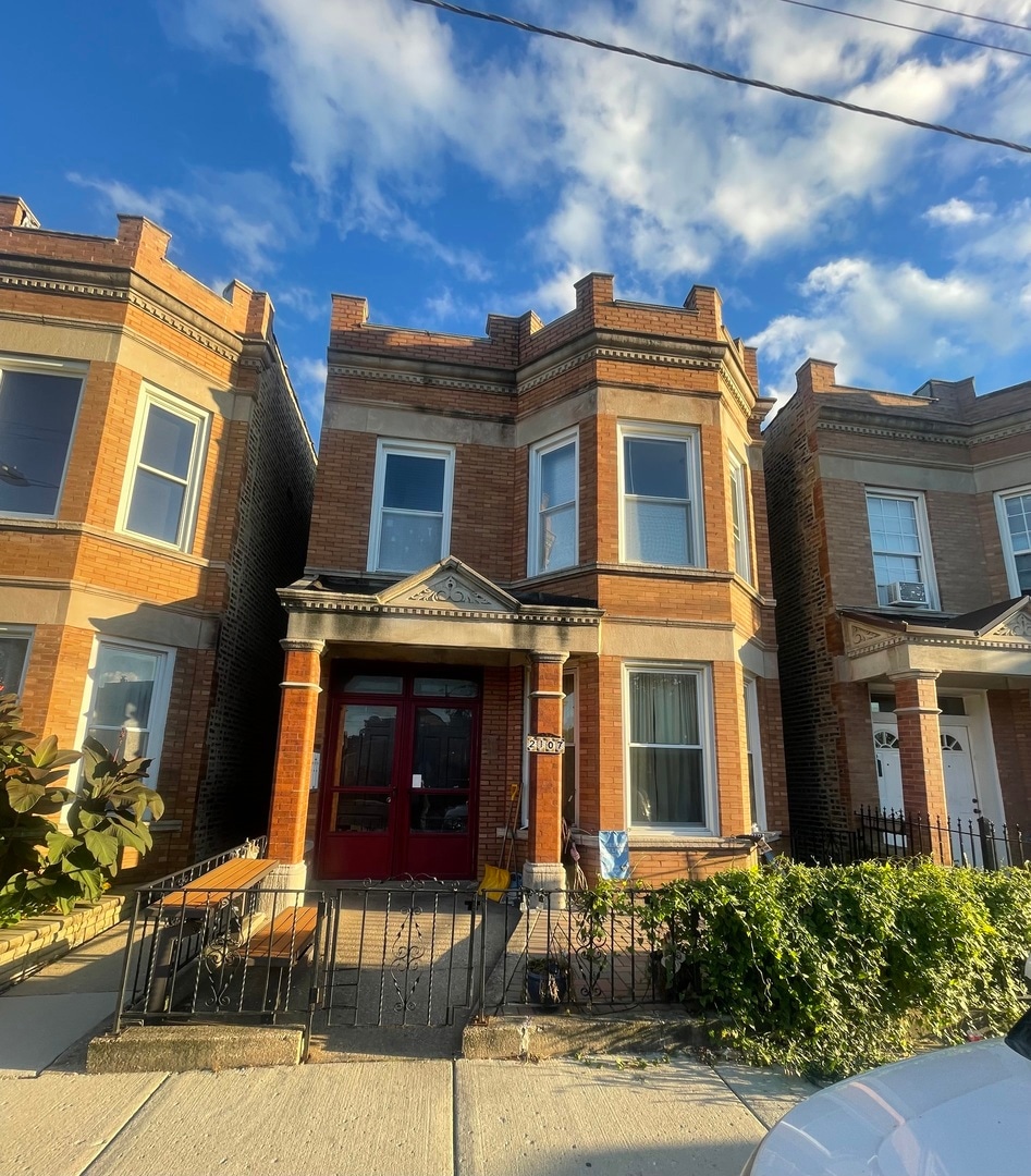 For Rent $1,900/month