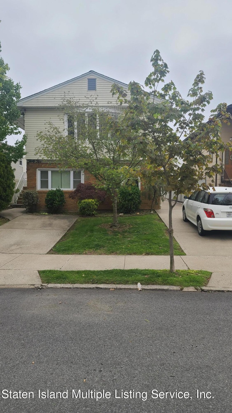 32 E Scranton Ave, Staten Island, NY 10308 - photo 1