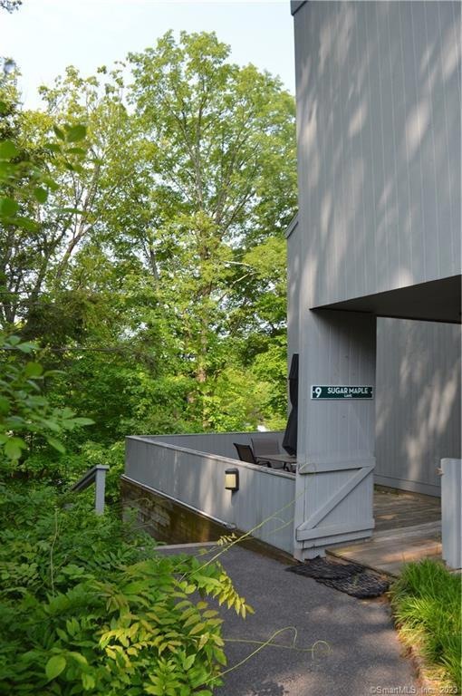 Welcome to 9 Sugar Maple Ln Unit 9!!