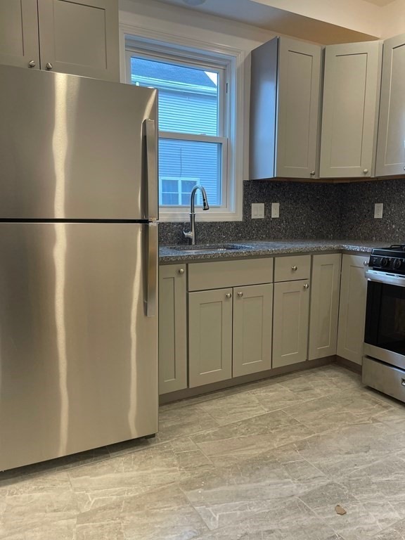 217 Washington St unit 3R, Lynn, MA 01902 - photo 1