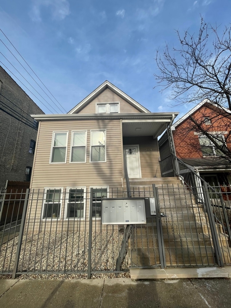 2914 N Allen Ave unit 2, Chicago, IL 60618 - photo 1