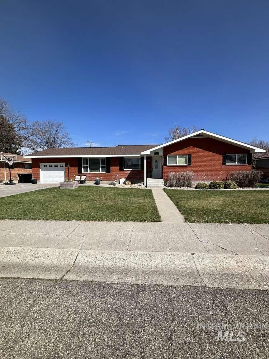 530 Cedar Dr, Burley, ID 83318 - photo 1