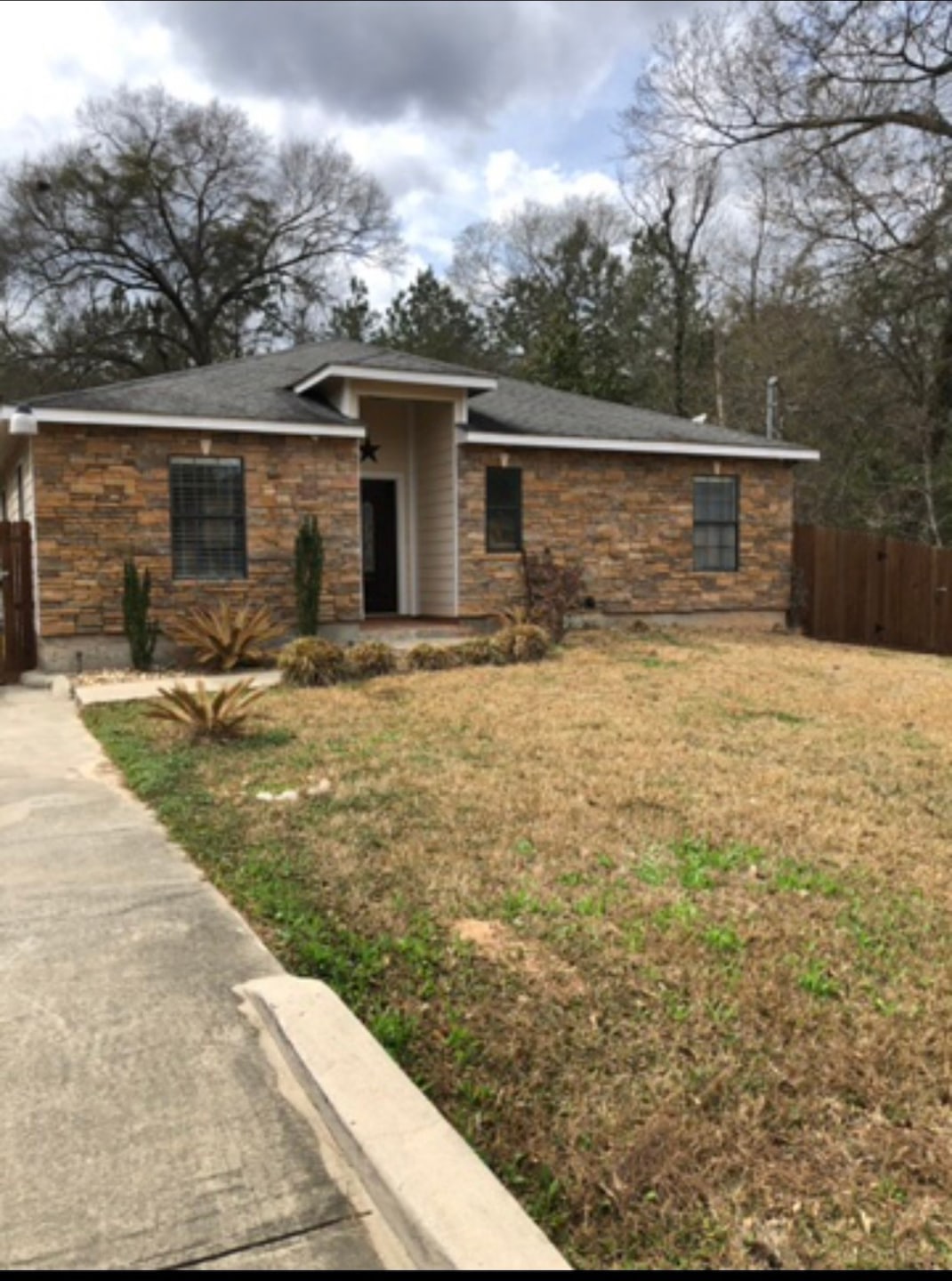 10976 Cedar St, Cleveland, TX 77328 - photo 1