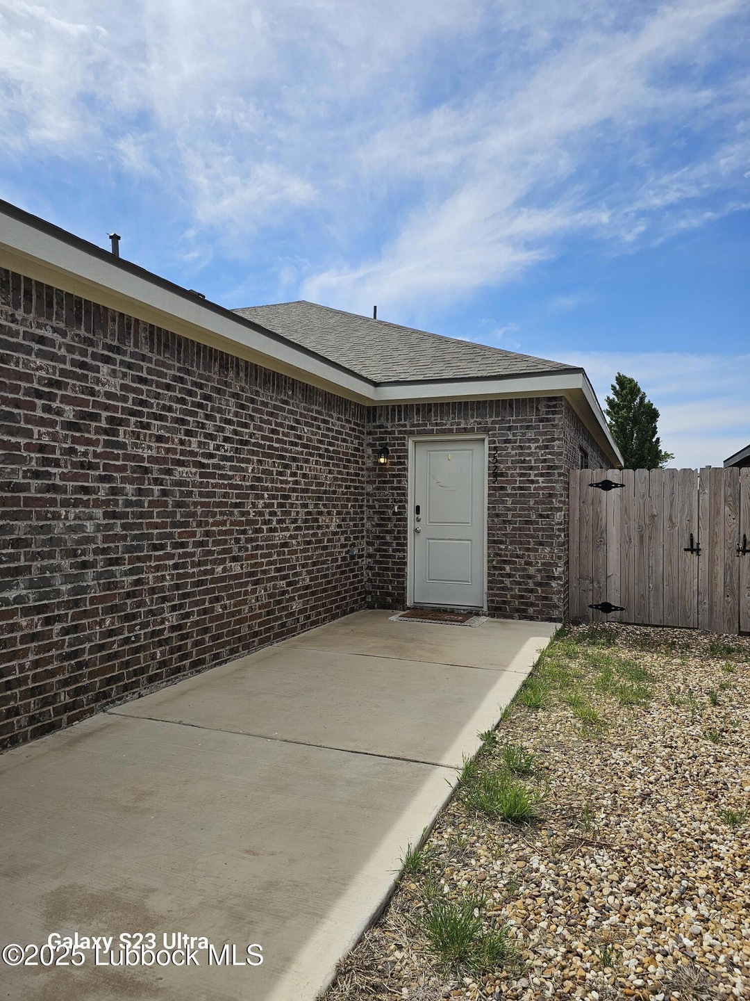 5525 Itasca Unit B front