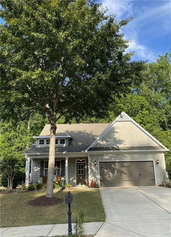Nothing but blue skies at this well maintained hom