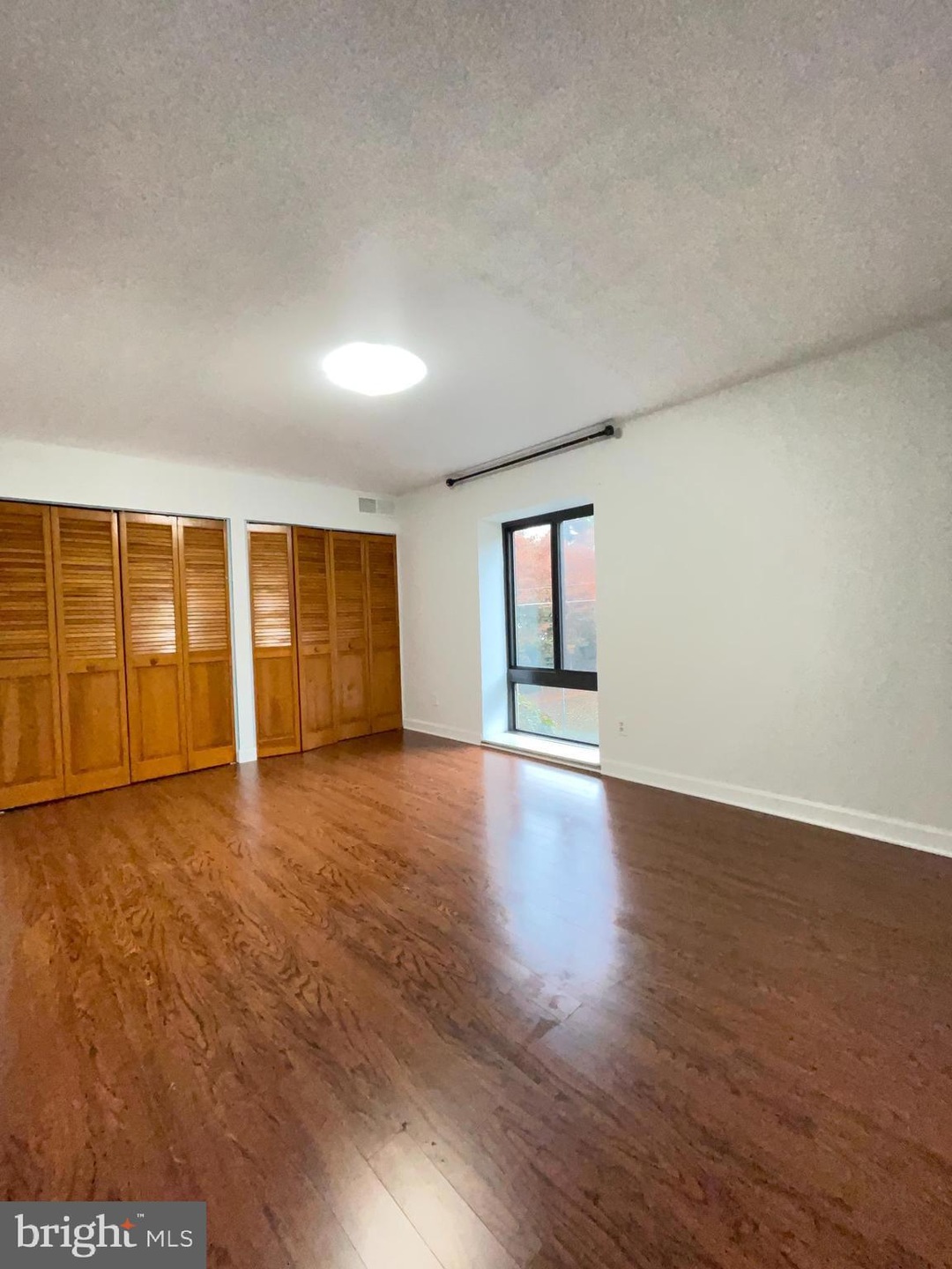 6145 Leesburg Pike unit 204, Falls Church, VA 22041 - photo 1