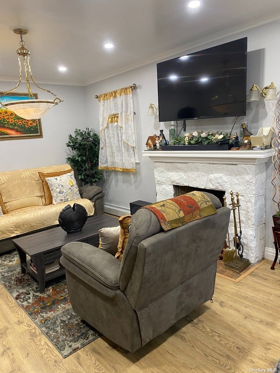 40 Carol St, West Hempstead, NY 11552 - photo 1