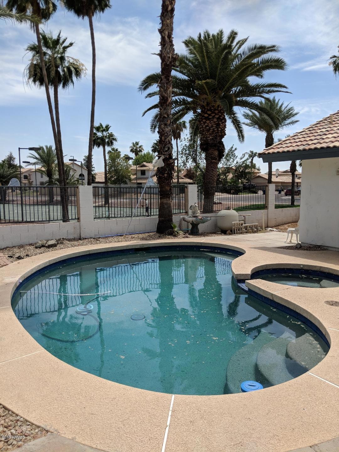 1351 pool and tennis