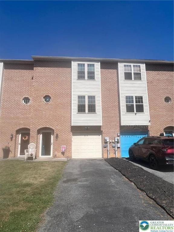 359 W 2nd St, Alburtis, PA 18011 - photo 1