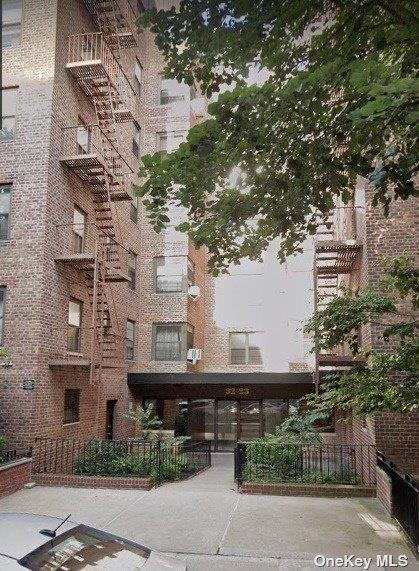 Apartment building