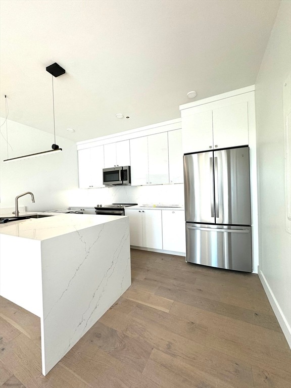 654 E Broadway unit 304, Boston, MA 02127 - photo 1