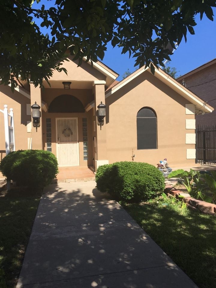 1217 Hendricks Ave, Laredo, TX 78040 - photo 1