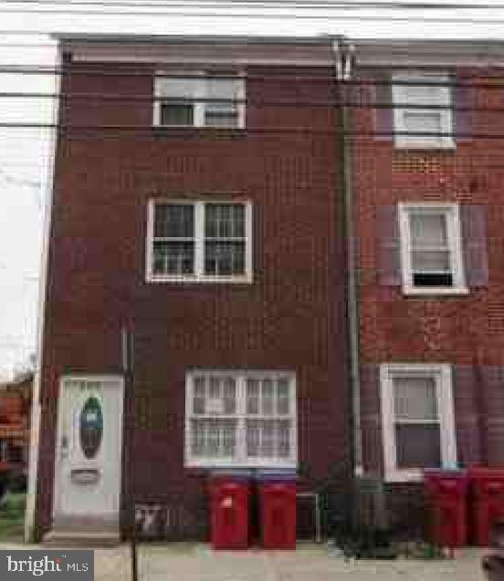 252 E Penn St, Norristown, PA 19401 - photo 1