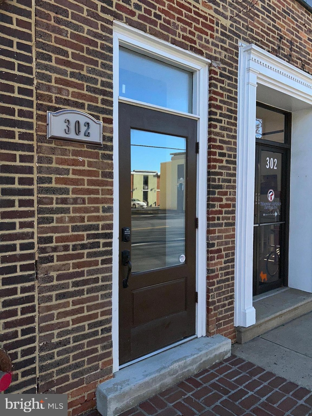 302 N Cameron St unit 201, Winchester, VA 22601 - photo 1