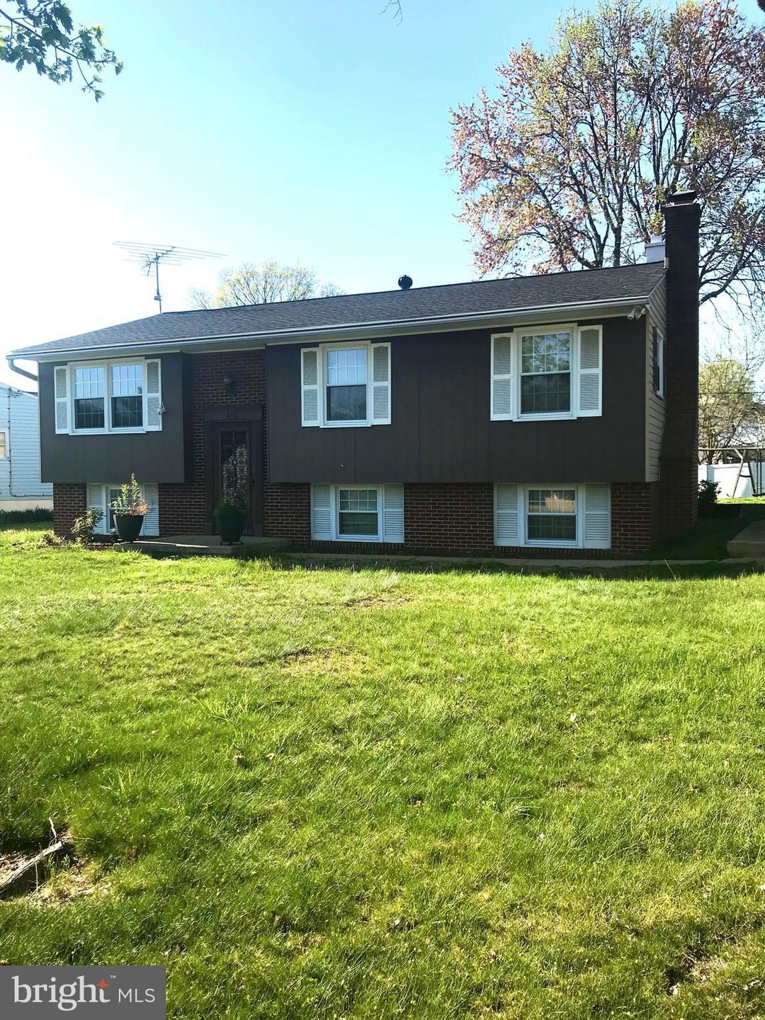 612 Cromwell St, Brooklyn, MD 21225 - photo 1