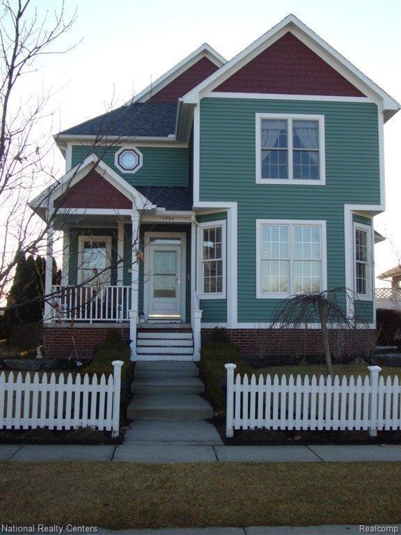 1734 Town Commons