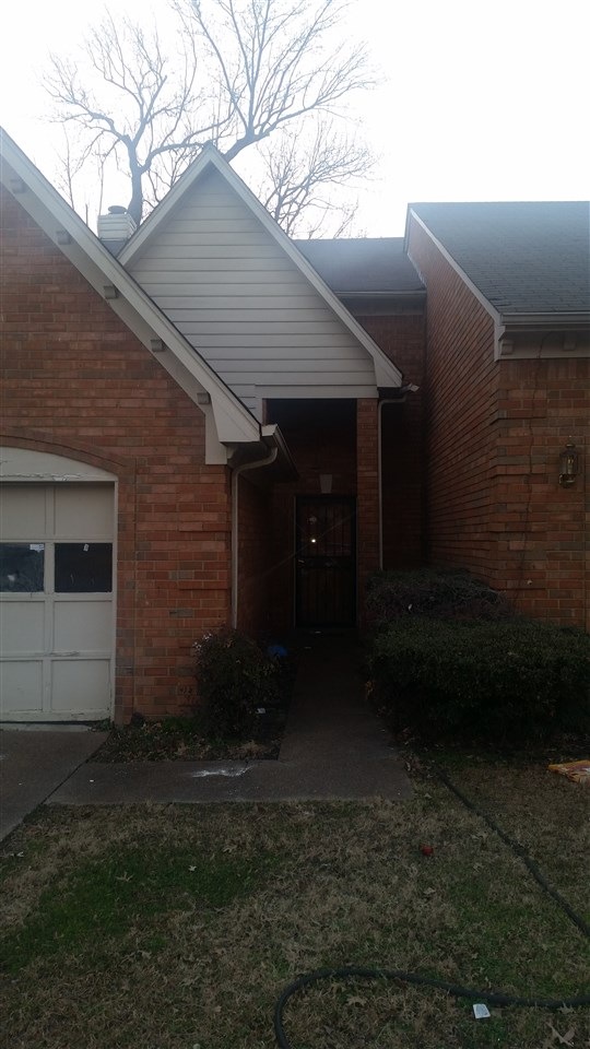 3595 Bishops Gate Dr, Memphis, TN 38115 - photo 1
